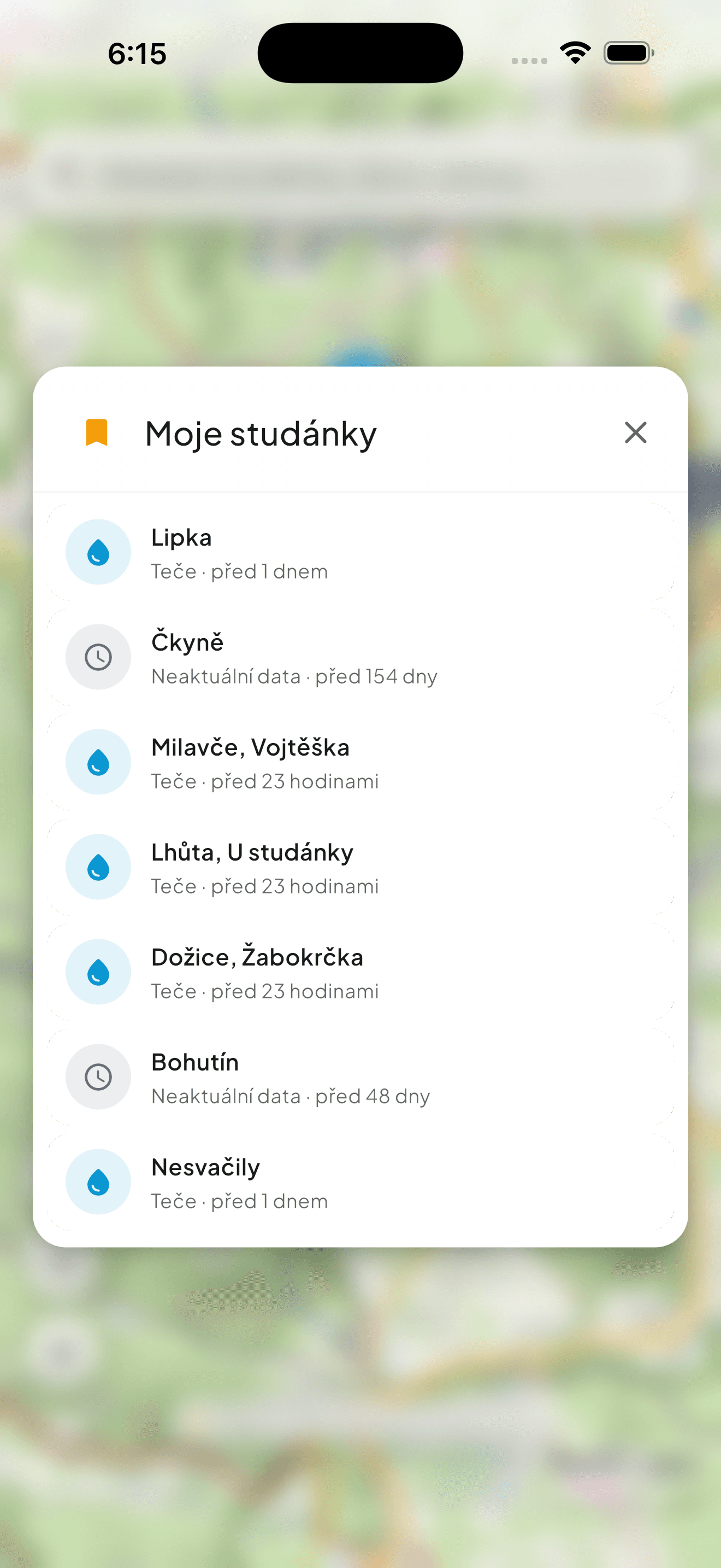 Mapová aplikace – uložená místa s jejich aktuálním stavem
